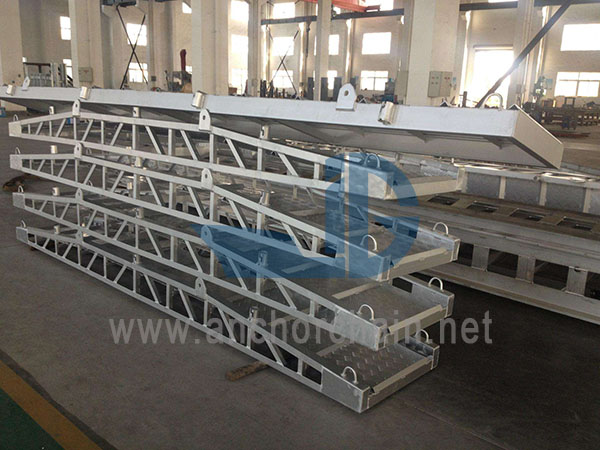 Schiffsgangway aus gebogenem Aluminium